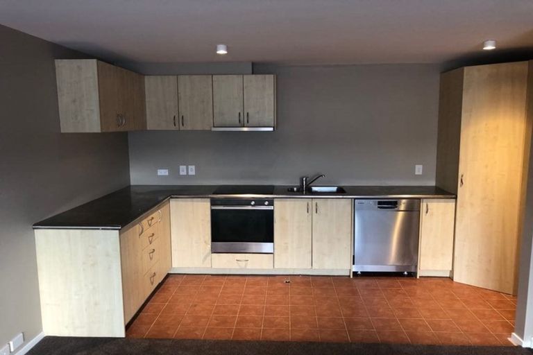 Photo of property in Victoria Villas, 50/35u Pirie Street, Mount Victoria, Wellington, 6011