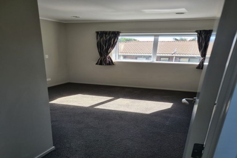 Photo of property in 42a Sunset Road, Unsworth Heights, Auckland, 0632