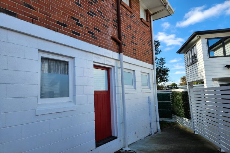 Photo of property in 32a Kirkbride Road, Mangere Bridge, Auckland, 2022