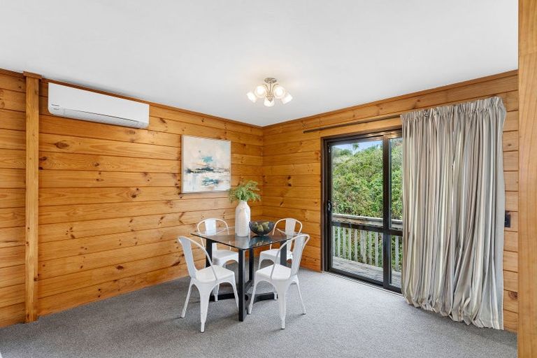 Photo of property in 64 Bassett Road, Johnsonville, Wellington, 6037