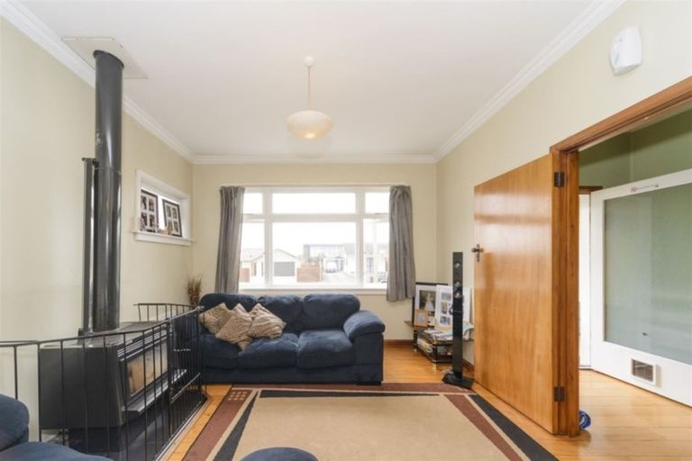 Photo of property in 77 Hillcrest Drive, Kelvin Grove, Palmerston North, 4414