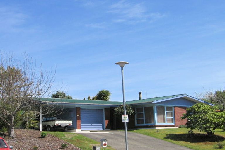 Photo of property in 14 Campbell Place, Pukehangi, Rotorua, 3015