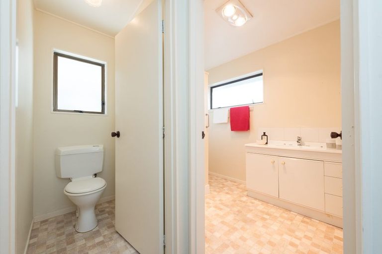 Photo of property in 1/27 Parkvale Road, Karori, Wellington, 6012