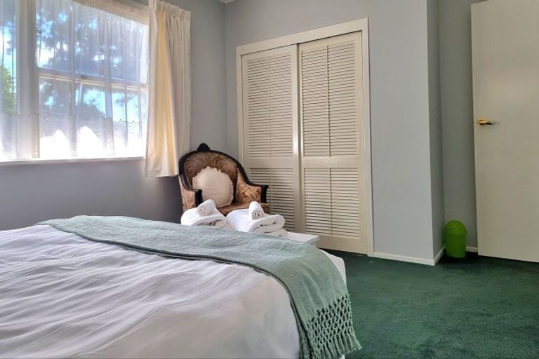 Photo of property in 176 Gossamer Drive, Pakuranga Heights, Auckland, 2010