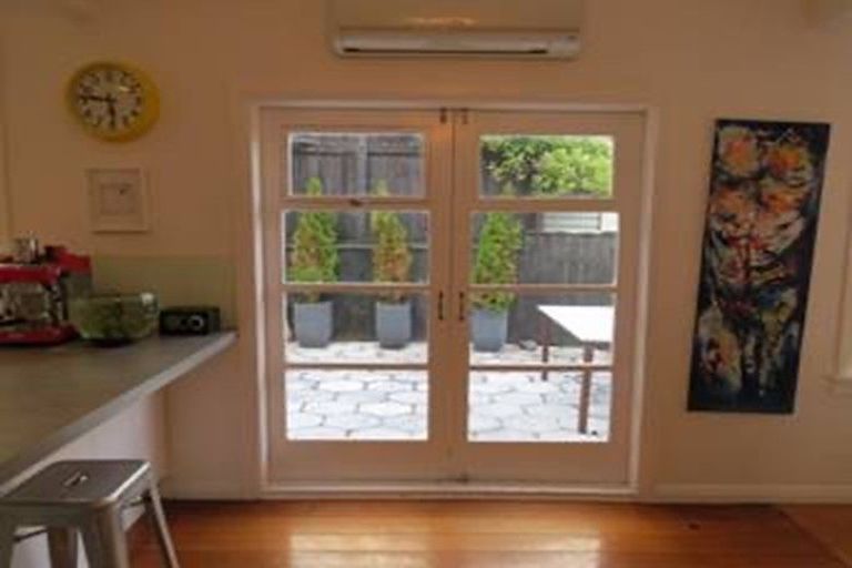 Photo of property in 14 Imperial Terrace, Melrose, Wellington, 6022