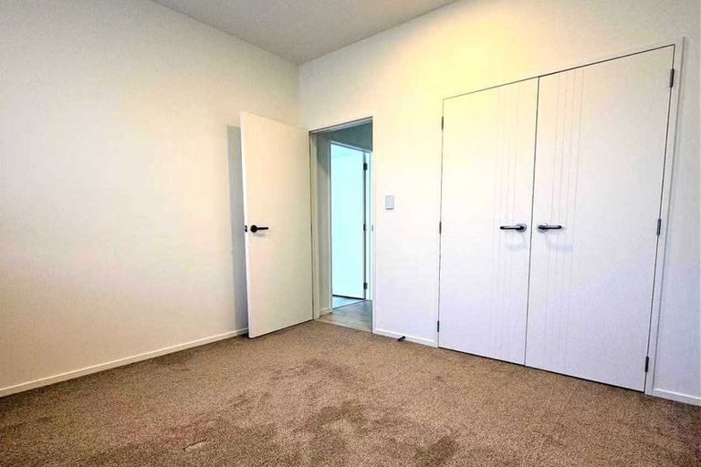 Photo of property in 12 William Calvert Drive, Swanson, Auckland, 0614