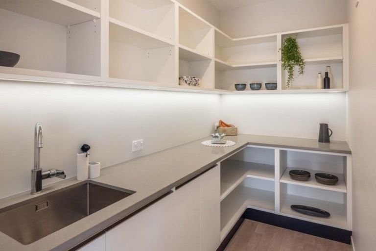 Photo of property in 1 Lamont Place, Waikanae, 5036