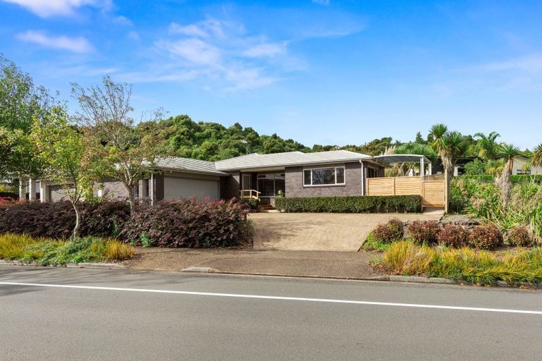 Photo of property in 185 Lakes Boulevard, Pyes Pa, Tauranga, 3112