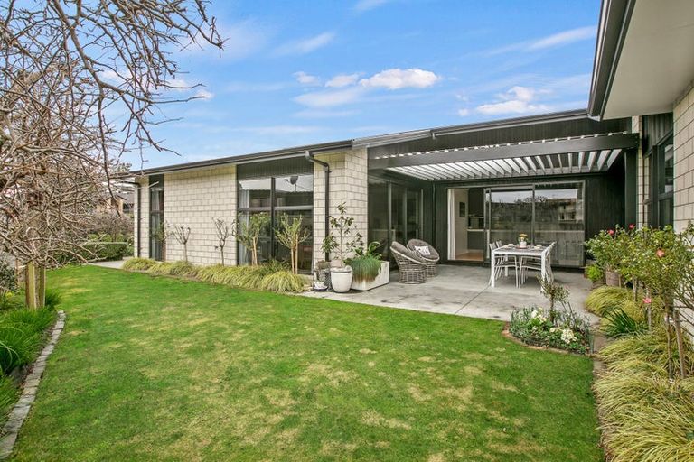 Photo of property in 10 Francis Douglas Drive, Westown, New Plymouth, 4310