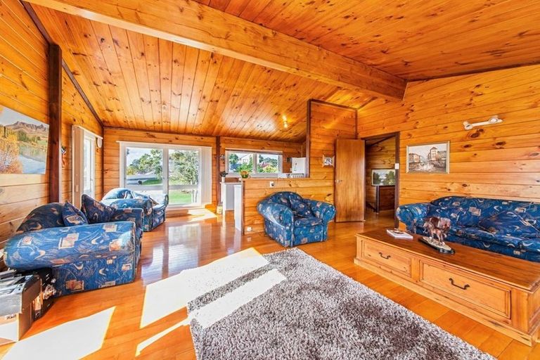 Photo of property in 482 Don Buck Road, Massey, Auckland, 0614