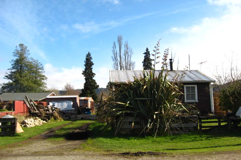 Photo of property in 76 Crampton Road, Reefton, 7830