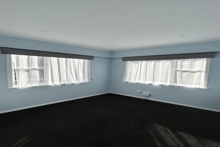 Photo of property in 74 Akaroa Drive, Maupuia, Wellington, 6022