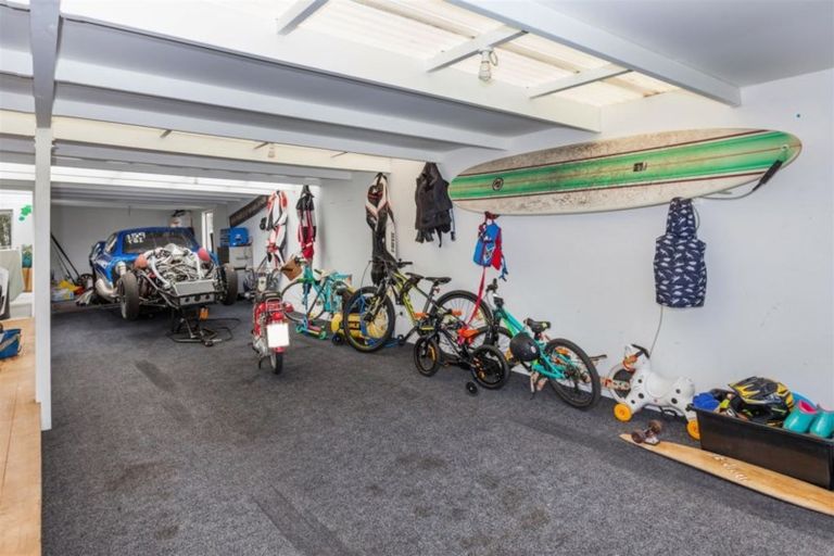 Photo of property in 217 Ocean Road, Whangamata, 3620