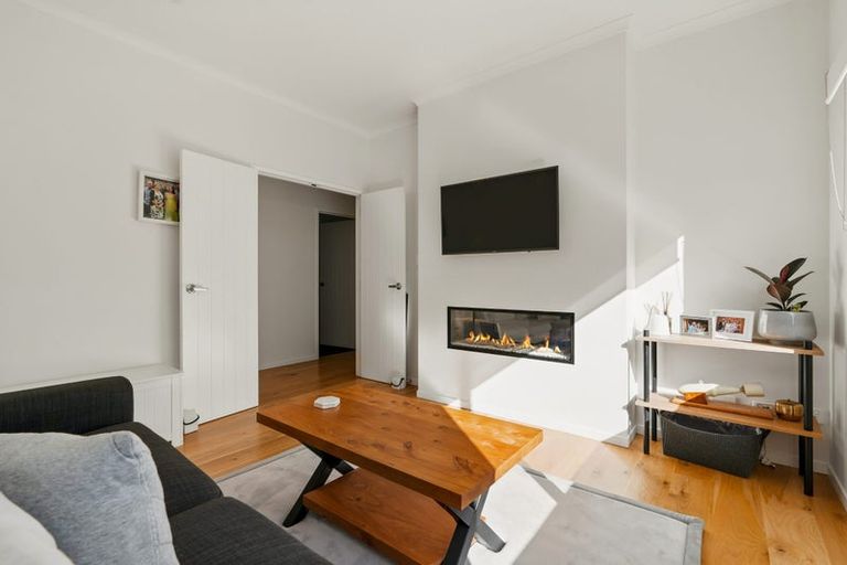 Photo of property in 312 Birdwood Road, Massey, Auckland, 0614