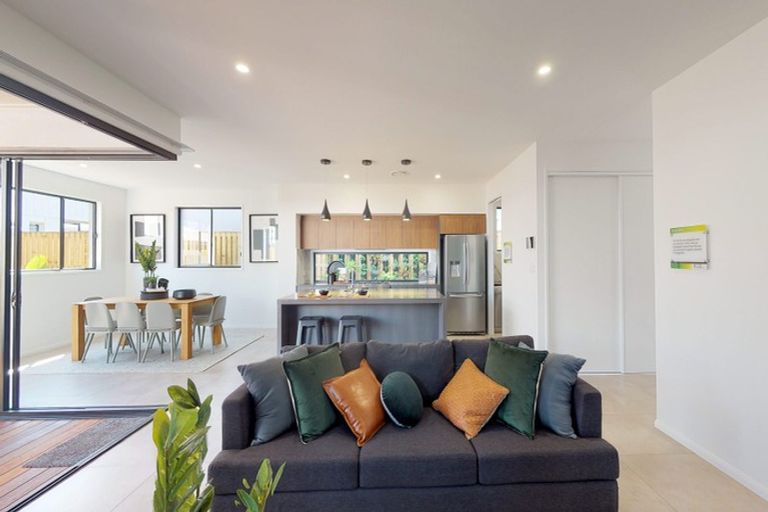 Photo of property in 1a Manor Park, Sunnyhills, Auckland, 2010