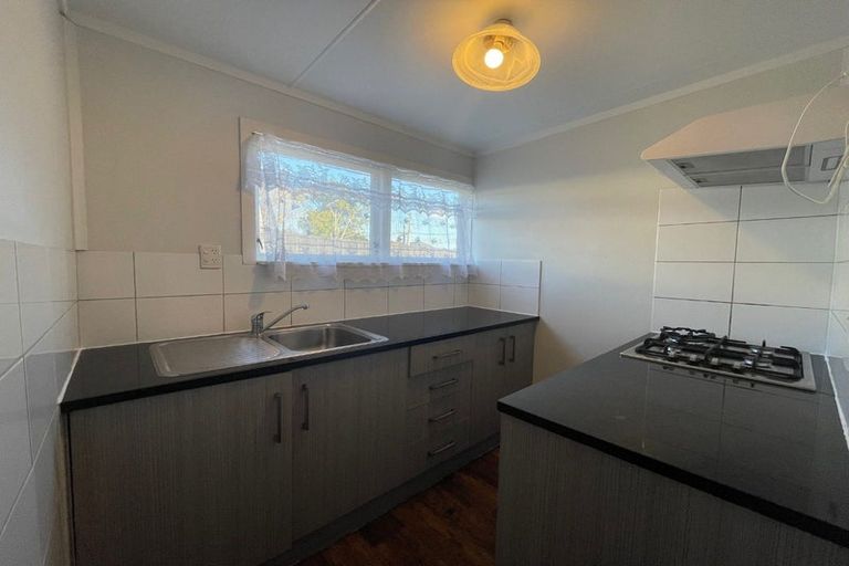 Photo of property in 43 Hallberry Road, Mangere East, Auckland, 2024