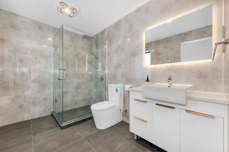 Photo of property in 9 Cloonlyon Drive, Flat Bush, Auckland, 2019