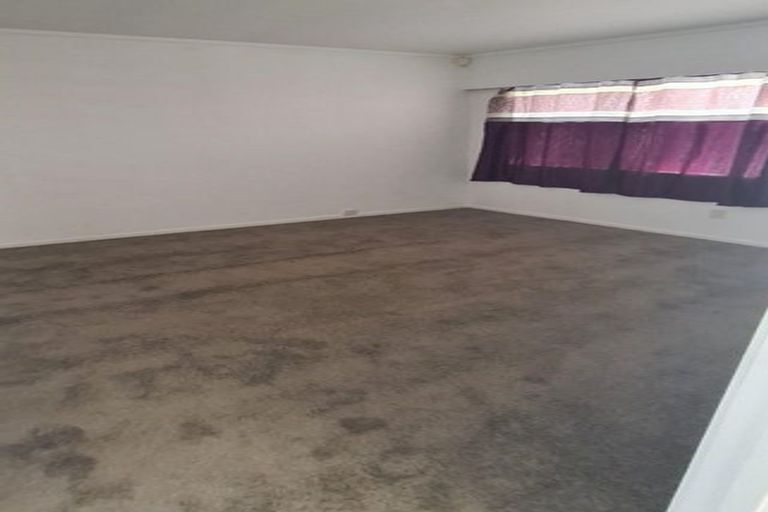 Photo of property in 2/76 Kenderdine Road, Papatoetoe, Auckland, 2025