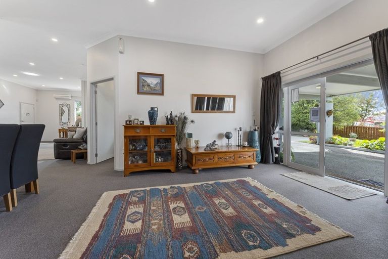 Photo of property in 373 Broadway, Stratford, 4332