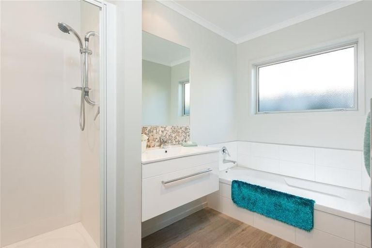 Photo of property in 105 Lakes Boulevard, Pyes Pa, Tauranga, 3112