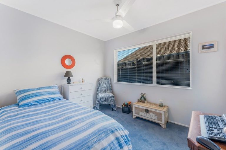 Photo of property in 1/8 Solana Court, Botany Downs, Auckland, 2010