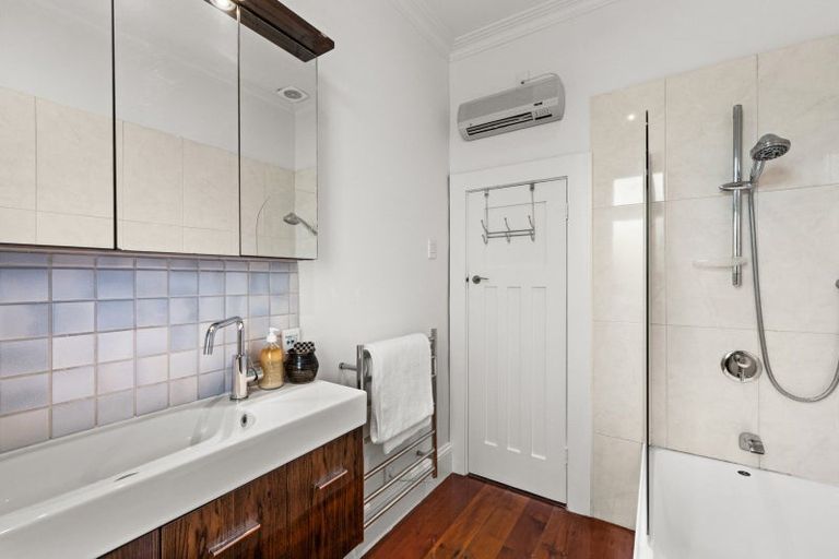 Photo of property in 14 Bay View Road, Bluff Hill, Napier, 4110