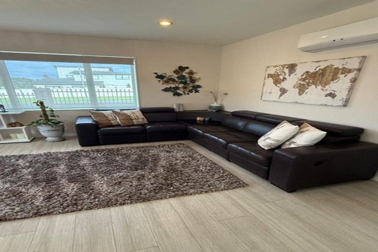 Photo of property in 1 Irongate Avenue, Ranui, Auckland, 0612