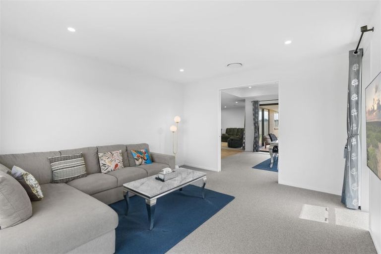 Photo of property in 8 Coach Way, Rolleston, 7614