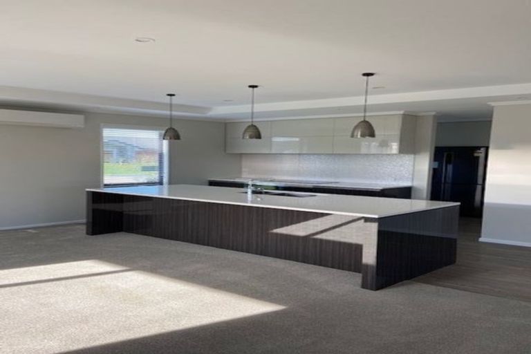 Photo of property in 8 Jozecom Place, Rolleston, 7614