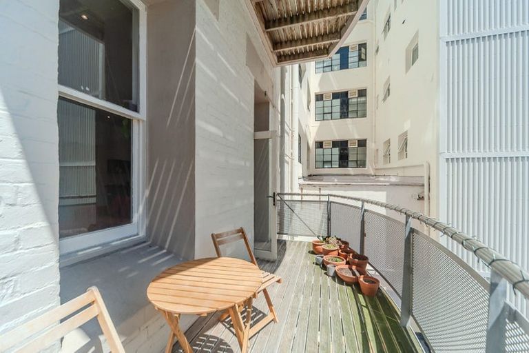 Photo of property in Columbia Apartments, 32u5 Cuba Street, Te Aro, Wellington, 6011