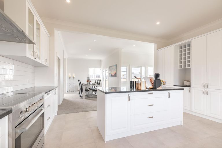 Photo of property in 21 Grove Way, Riverhead, 0820