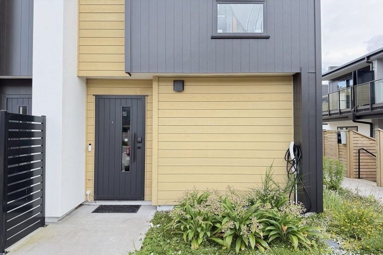 Photo of property in 2 Te Ara O Papatahi, Wainuiomata, Lower Hutt, 5014
