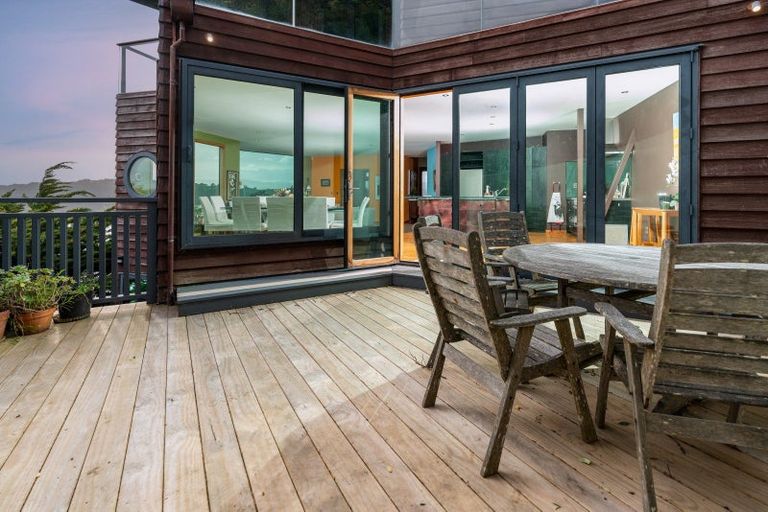 Photo of property in 142 Grafton Road, Roseneath, Wellington, 6011