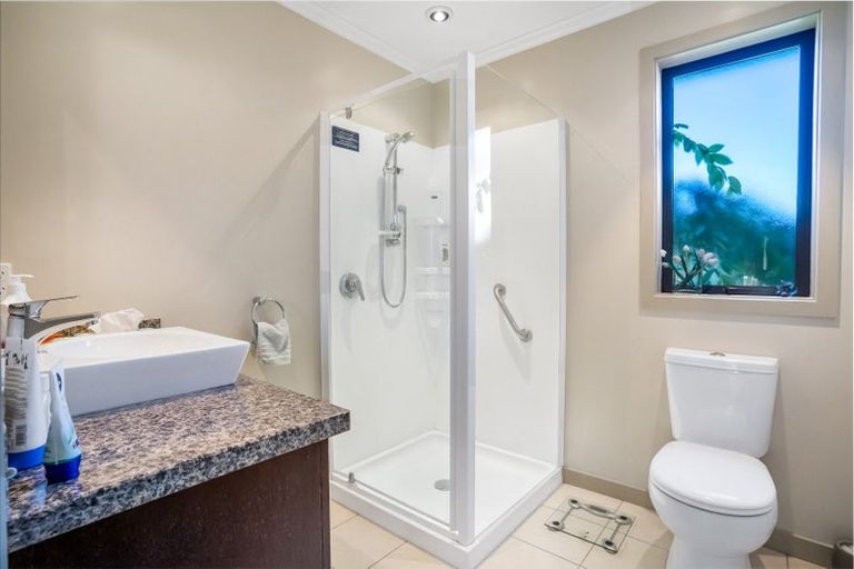 Photo of property in 12 Essex Street, Winton, 9720