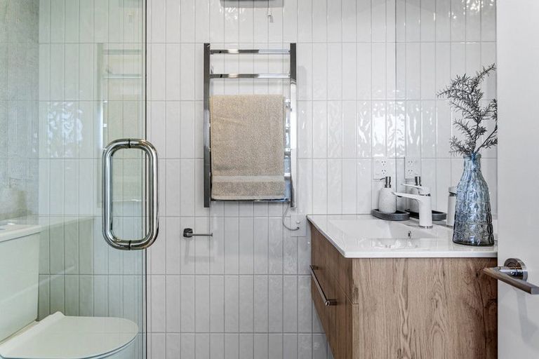 Photo of property in 11/24 Devonport Lane, St Albans, Christchurch, 8014