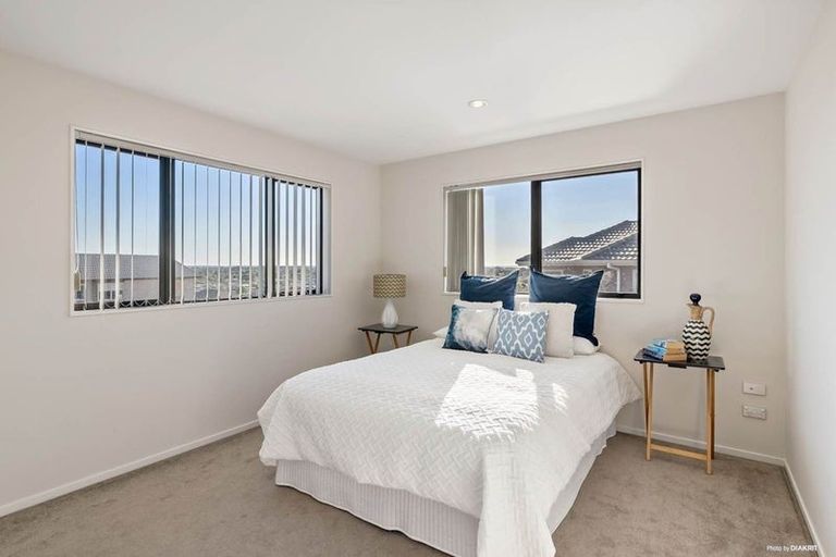 Photo of property in 25 Kereru Rise, Papakura, 2110