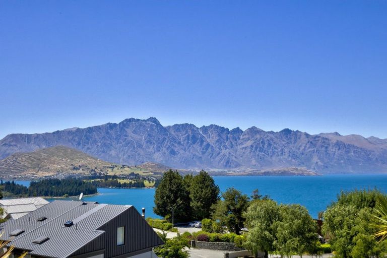 Photo of property in 12a Sainsbury Road, Fernhill, Queenstown, 9300