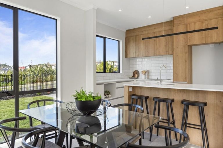 Photo of property in 2 Owen Chapman Drive, Red Beach, 0932