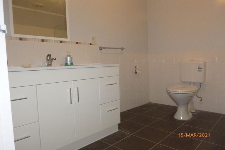 Photo of property in 19 Stephen Avenue, Henderson, Auckland, 0610
