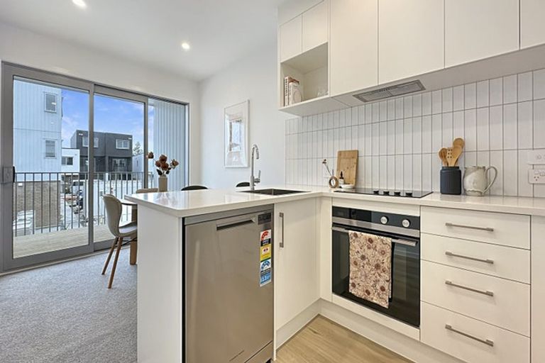 Photo of property in 79 Ngae Place, Mangere East, Auckland, 2024