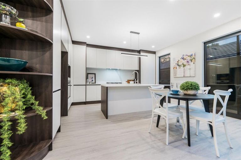 Photo of property in 61b Marendellas Drive, Bucklands Beach, Auckland, 2014