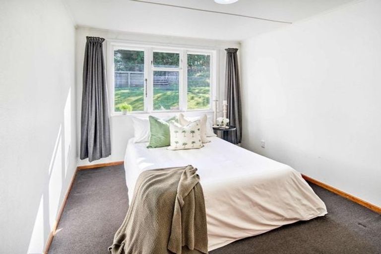 Photo of property in 52 Owhiti Street, Titahi Bay, Porirua, 5022