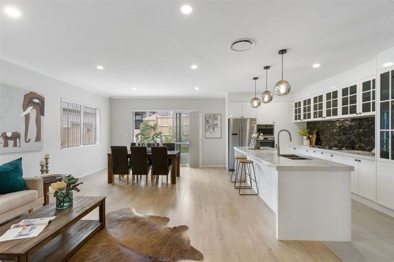 Photo of property in 39 Cloonlyon Drive, Flat Bush, Auckland, 2019