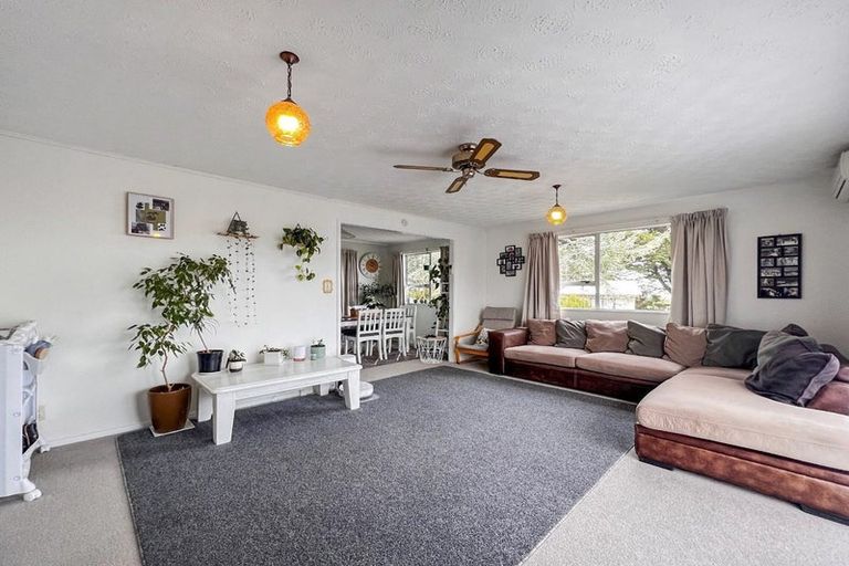 Photo of property in 1/27 Midgley Road, West Harbour, Auckland, 0618