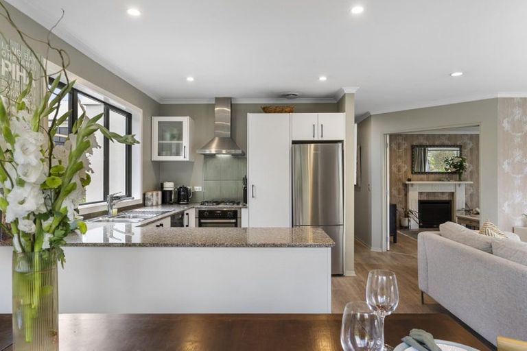 Photo of property in 33 Roland Road, Greenhithe, Auckland, 0632