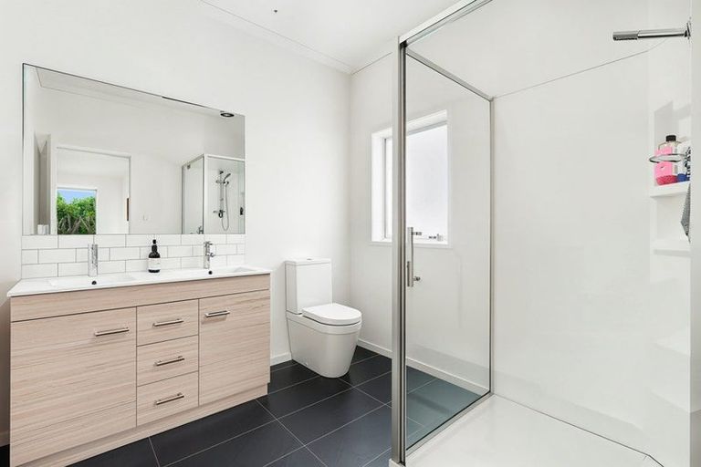 Photo of property in 312 Birdwood Road, Massey, Auckland, 0614