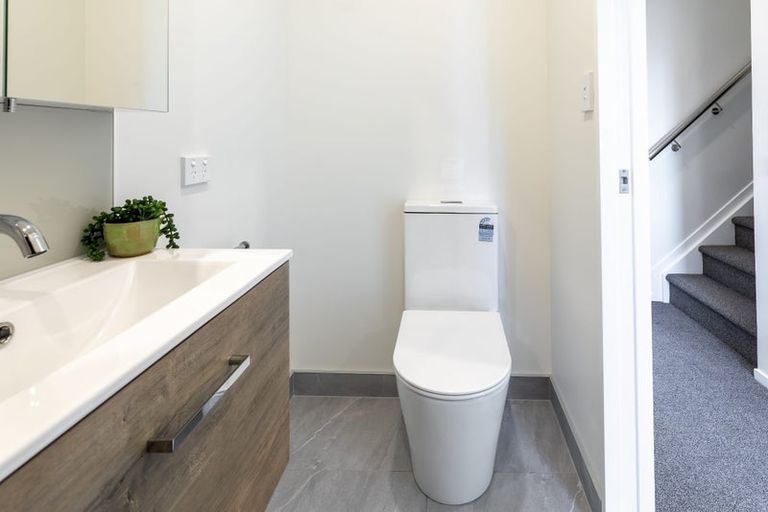 Photo of property in 8/25 Jabuka Street, Glen Eden, 0602