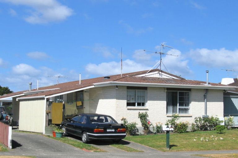 Photo of property in 2/22 Montana Road, Totara Park, Upper Hutt, 5018