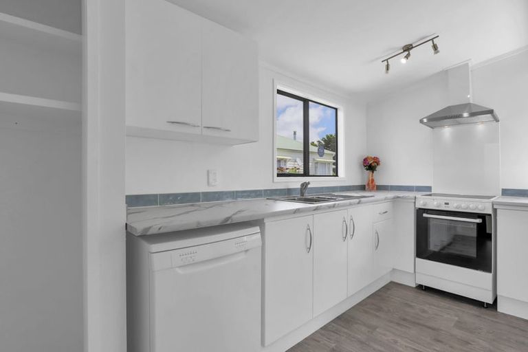 Photo of property in 15 View Road, Waiuku, 2123