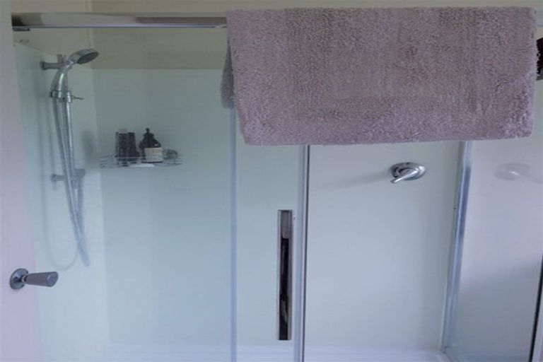 Photo of property in 52 Hartley Terrace, Massey, Auckland, 0614